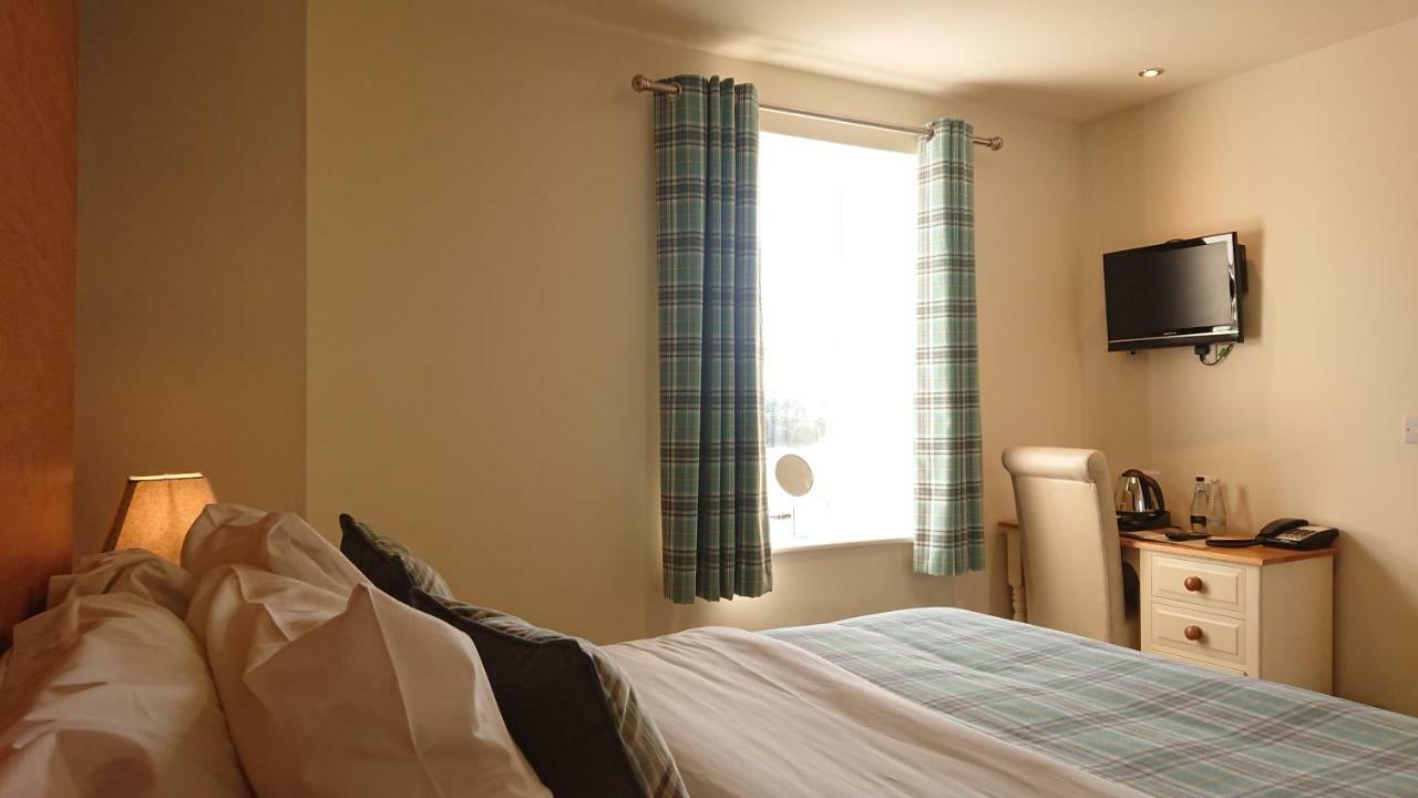 The Craven Heifer Inn Kelbrook エクステリア 写真